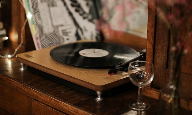 主題を徹底的に深堀りする「変奏曲」の魅力