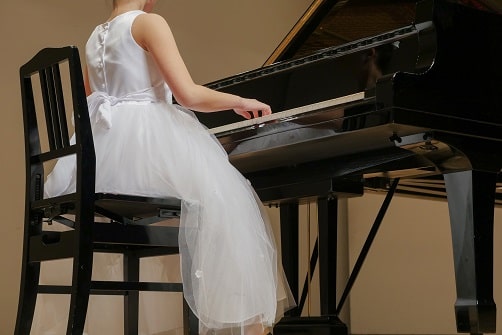 【徹底比較】ピアノ椅子の選び方と座り方