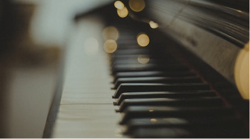 ピアノに魔法を掛ける、プロの音色の作りかた